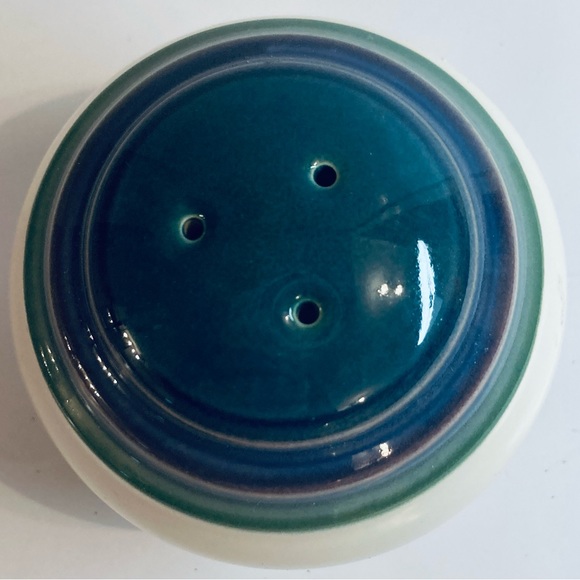 Vintage Pfaltzgraff Mountain Shadow Salt & Pepper Shaker Set Retired Purple - Picture 4 of 4